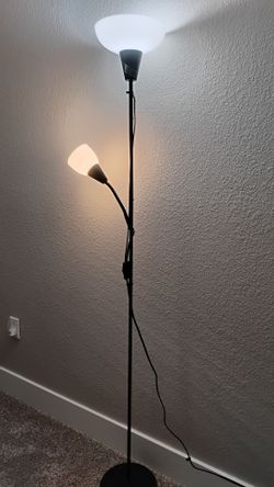 Floor lamp with reading light