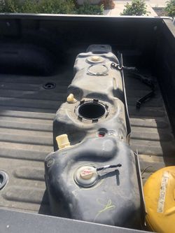 2018 ram 3500 diesel 32 gallon STOCK tank