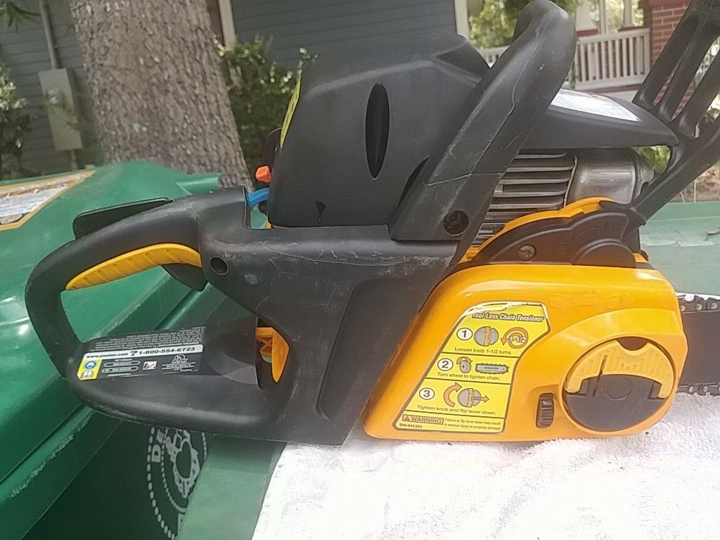 Poulan chain saw barely used needs carb cleaning for Sale in DeLand, FL