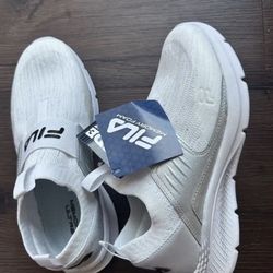 New FILA W Width Athletic Shoes for Women, Size 6.5