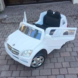 Power Wheels Mercedes SUV Car