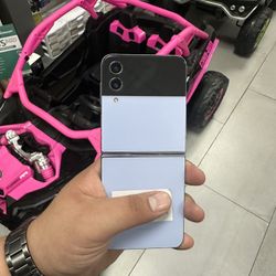 Galaxy Z Flip4 5G Unlocked 128GB $379 Cash Or Card!!