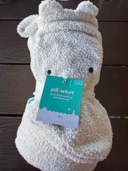 New One (1) Pillowfort Pilar Beer Stocking & Throw Set