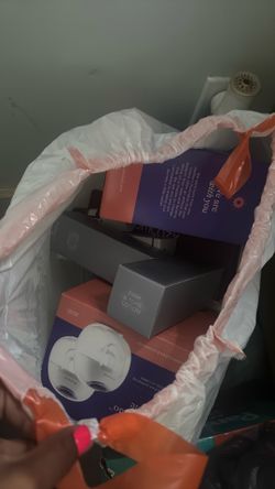 Lansinoh / Momcozy breast feeding pumps and baby items for breastfeeding