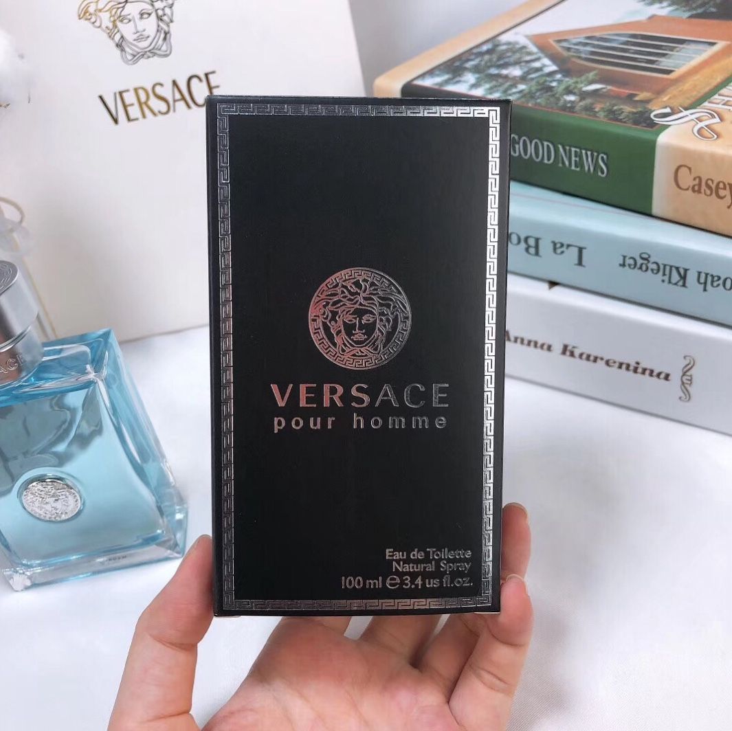 Versace Pour Homme Eau de Toilette – 3.4 fl oz (100ml)