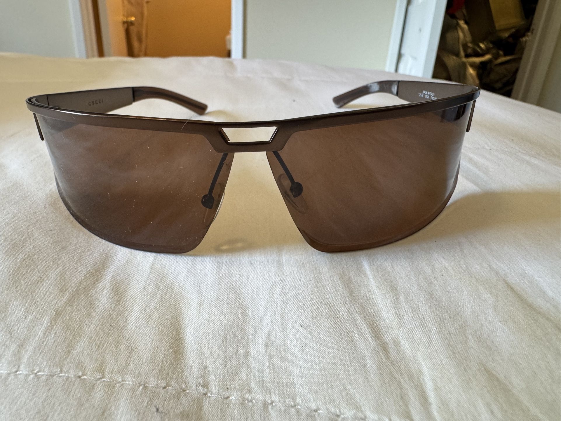 GUCCI sunglasses 