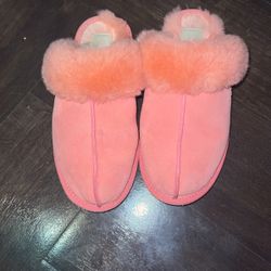 Ugg Slippers Size 8
