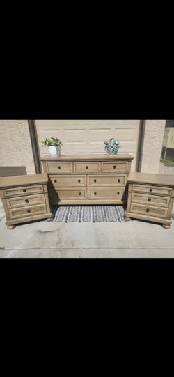 Bedroom Dresser Set