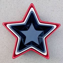 Set of 3 nesting star shaped patriotic red white & blue 4th of July holiday ceramic serving dishes