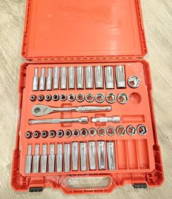 Milwaukee 3/8 in. Drive SAE/Metric Ratchet and Socket Mechanics Tool Set (56-Piece)