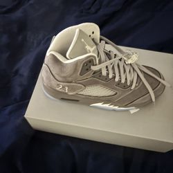  Jordan 5s Wolf Greys