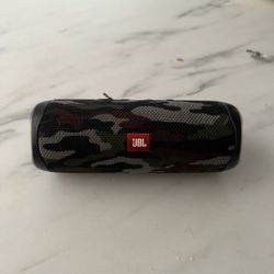 JBL Camo Flip5 Portable Speaker