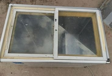 5.65 cu. ft Top Sliding Chest Cooler