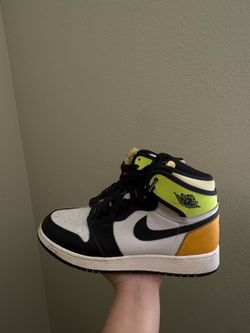 Air Jordan 1 Retro Volt