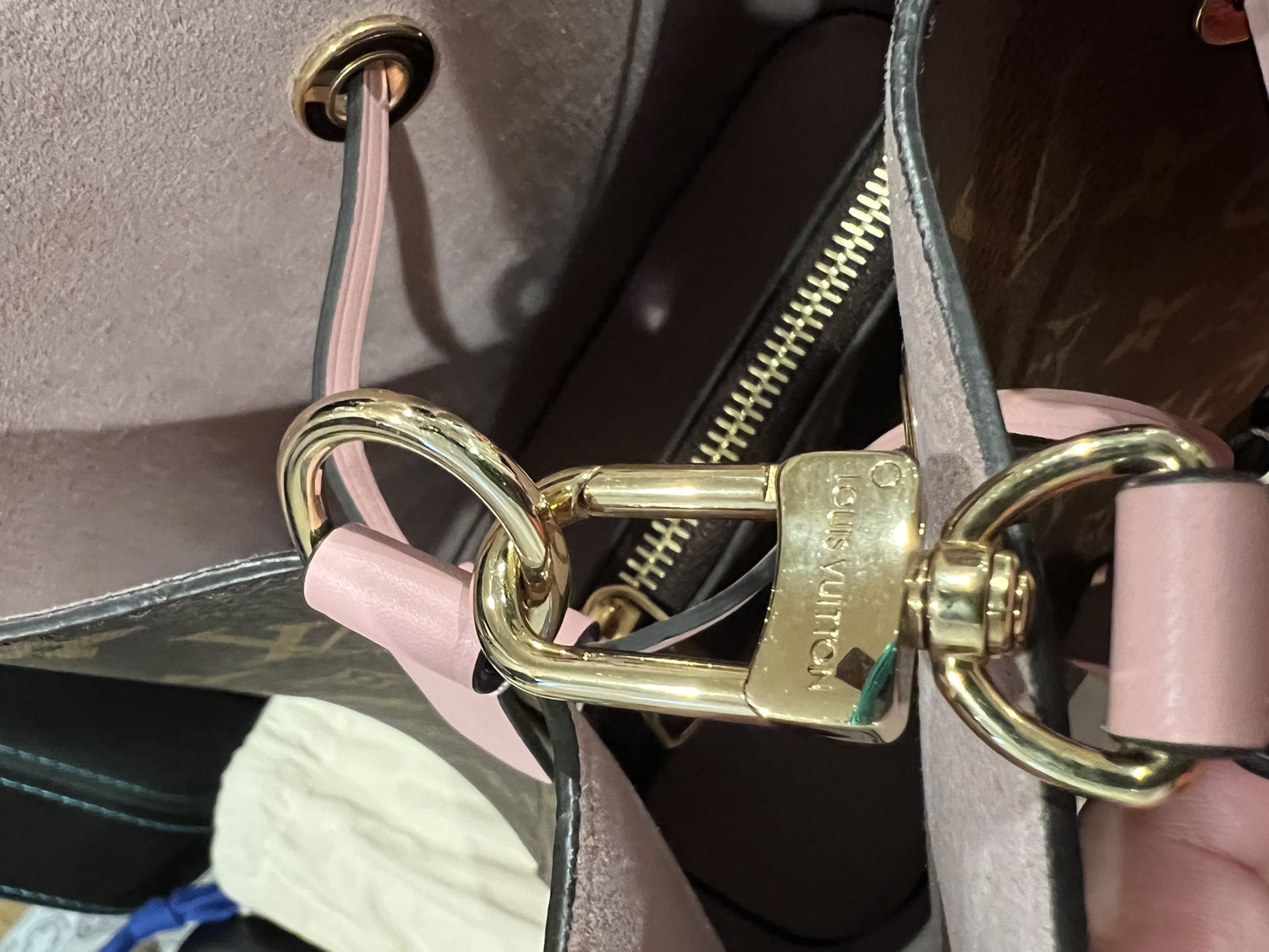 Authentic NEW Empty Louis Vuitton Box and Ribbon for Sale in Pasadena, CA -  OfferUp