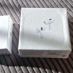 Airpods 2nd @ 4nd