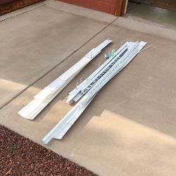 Assorted Levolor blinds