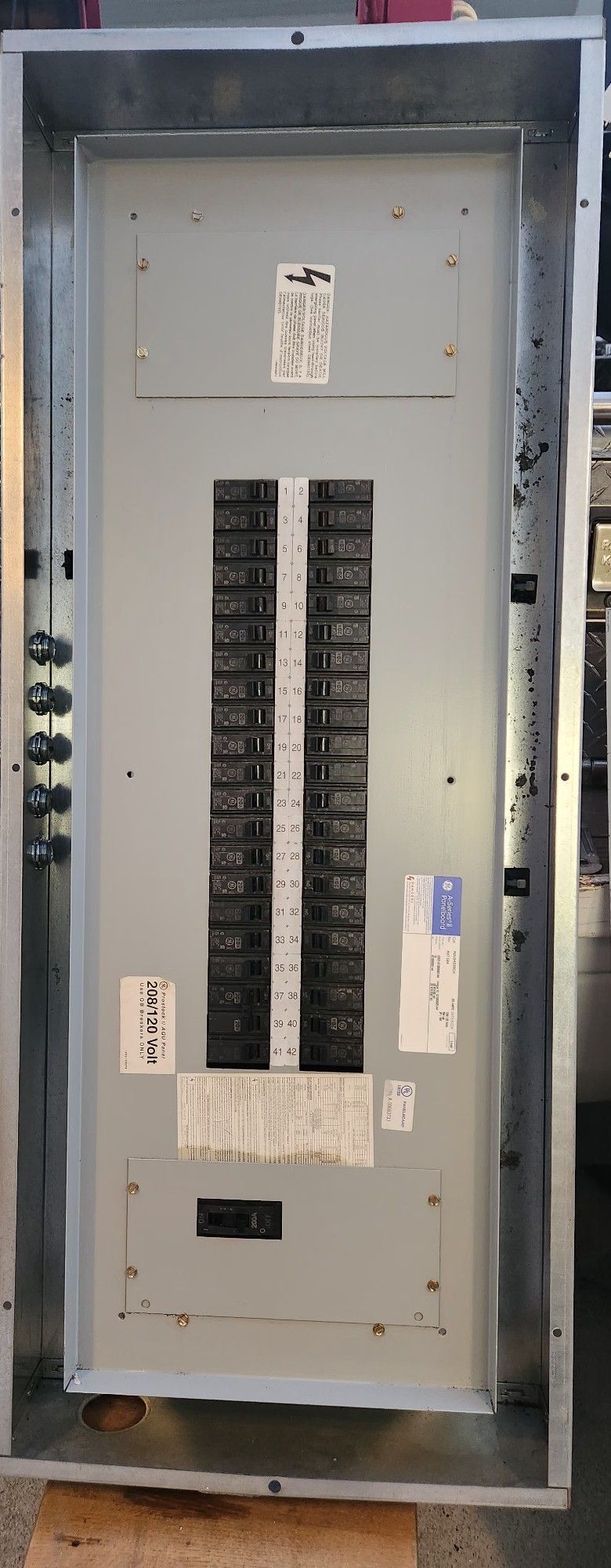 GE A-Series II PanelBoard Electrical Panel