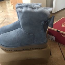 Brand New In Box Ugg Bailey Bow Boots Grey Size 9