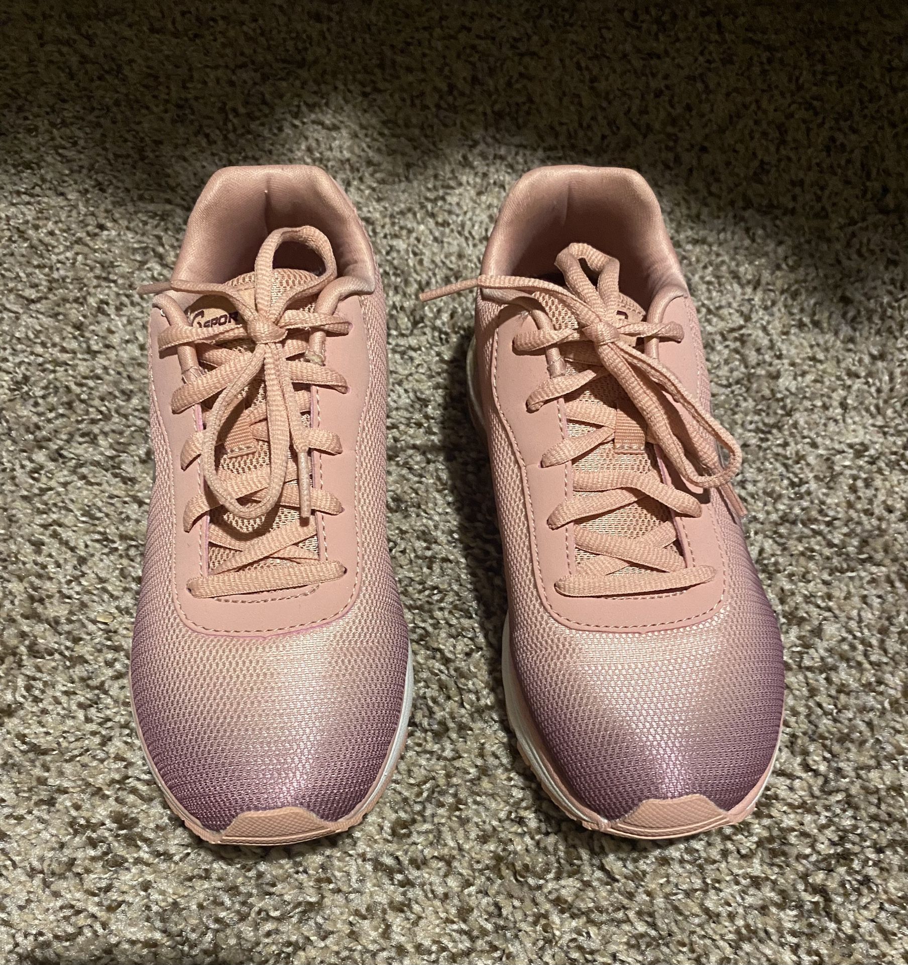 Good Condition Skechers Size 7 1/2