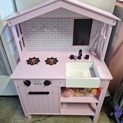 Kid Kraft play kitchen and accessories
