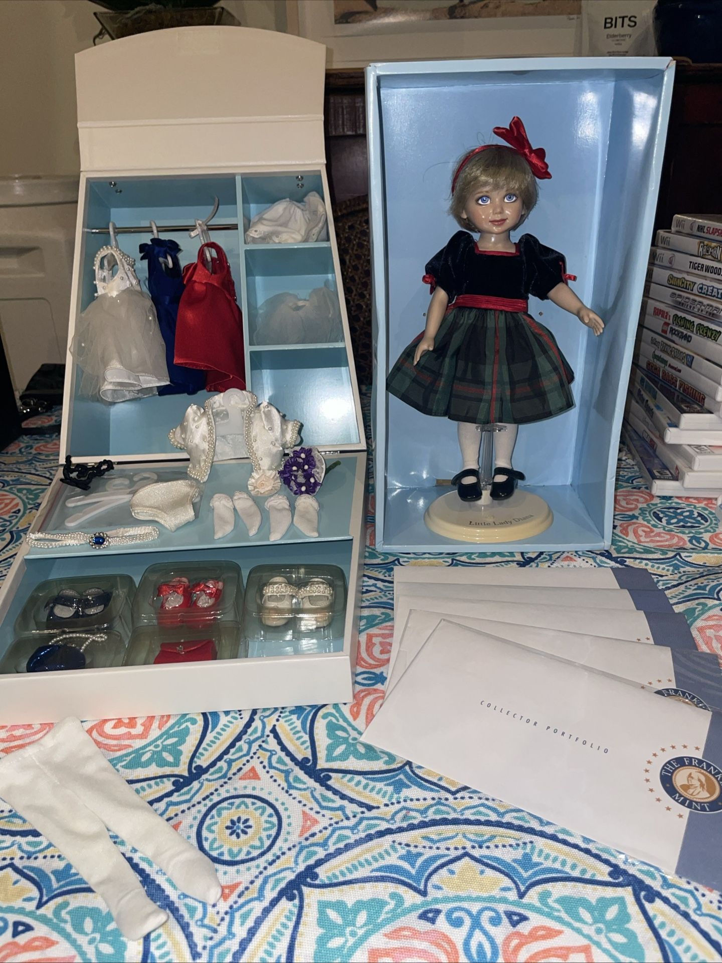 Franklin Mint Little Lady Diana Vinyl Portrait Doll Collectors Closet Cloths ++