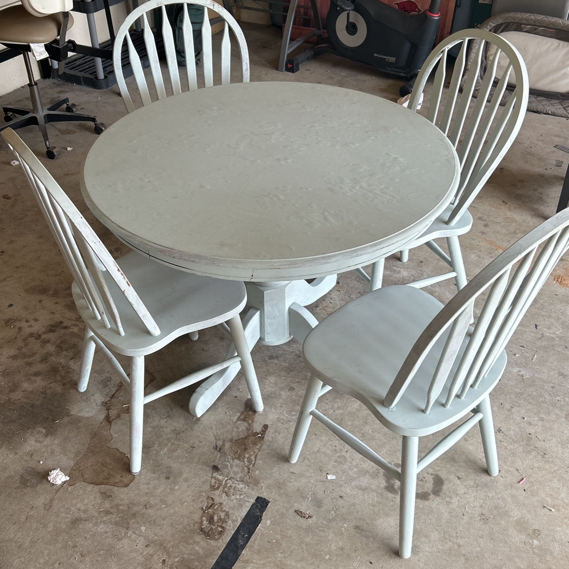 Soild Oak Recently Chalk Painted Dinning Room Table With 4 Chairs