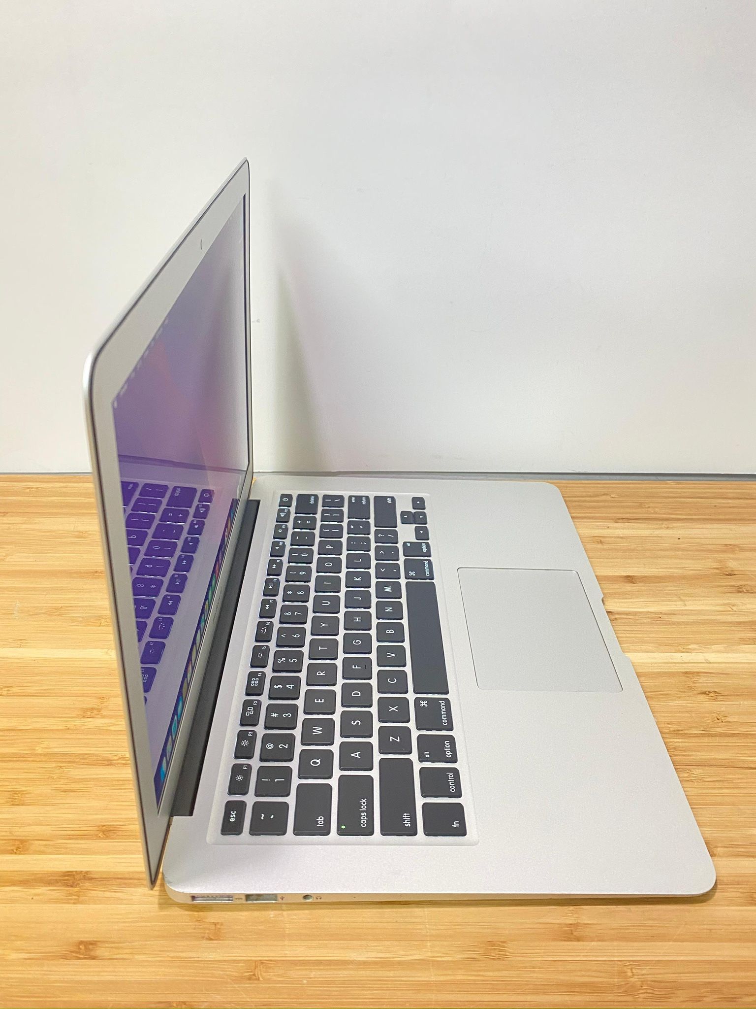 MacBook Air 13” Laptop Apple?Intel Core i7/8GB RAM/256GB 