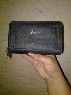 Guess Wallet 