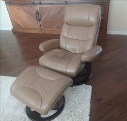 Leather recliner with Ottoman