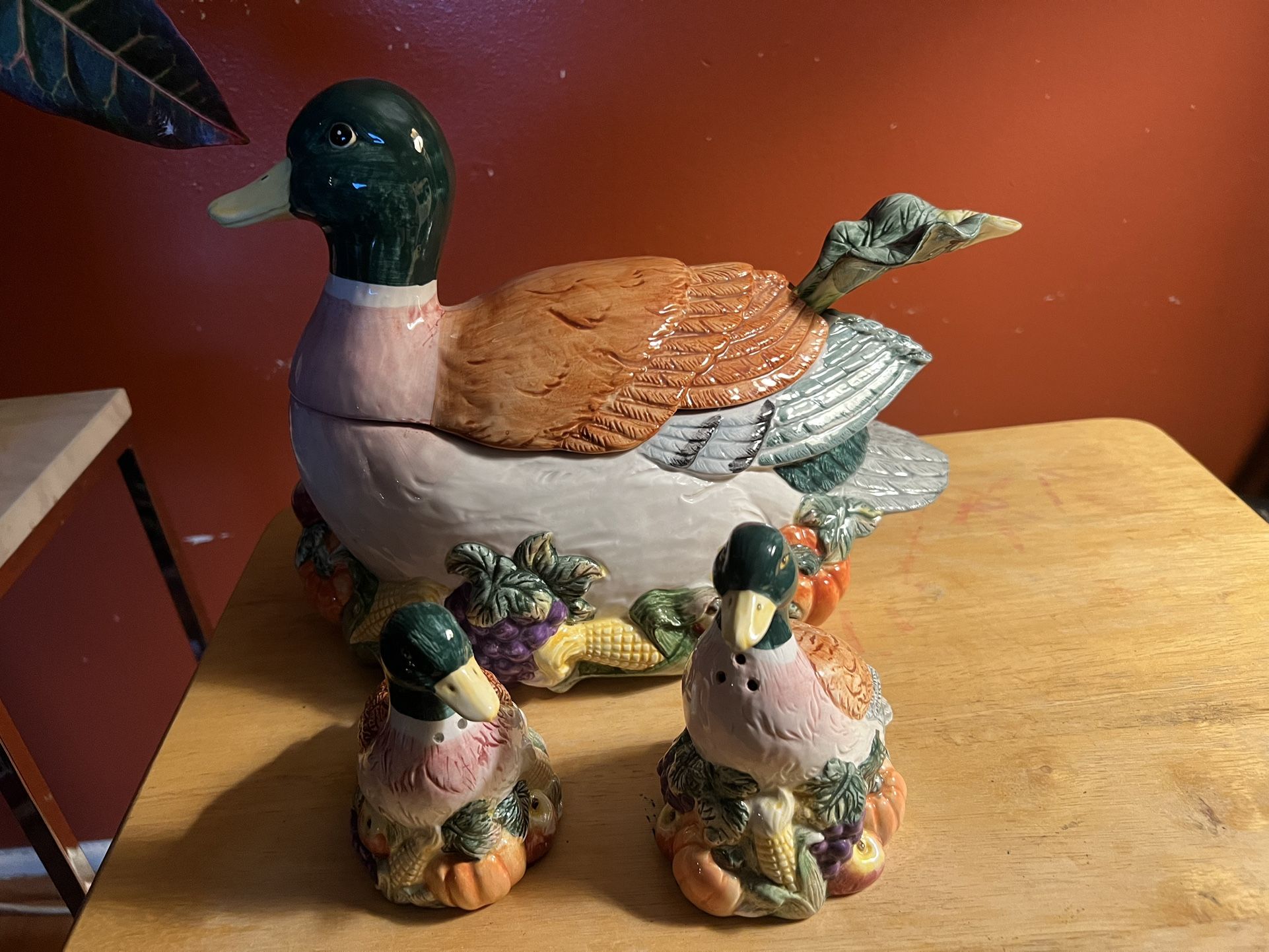 Fitz & Floyd Omnibus Mallard Duck 2 1/4 Qt Soup Tureen with Lid and Ladle 1993 & Vintage, Fitz and Floyd, Omnibus, Harvest Duck Shakers - $30