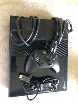 Xbox One | comes with cables and HDMI | 500 gb console