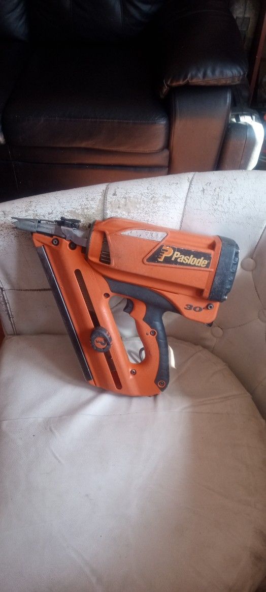 Farming Nailer Paslode XP 30