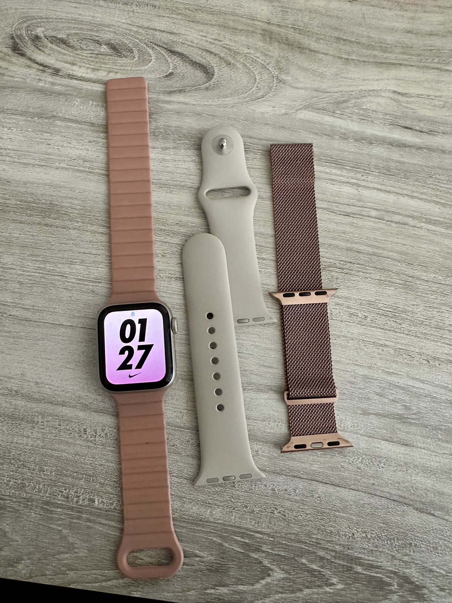 Apple Watch SE- 40mm - Open Box, Never Used
