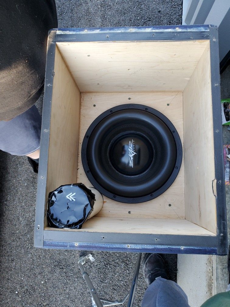 ZVX-12v2 | 12" 3,000 Watt Max Power Car Subwoofer In A Custom 4th Order Box