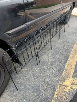 Metal decoration gardin fencing, i but it last year never use,was in my car trunk 16 inch, only pick up
