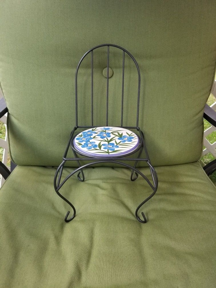 Metal Plant Holder