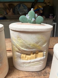 Ceramic canisters