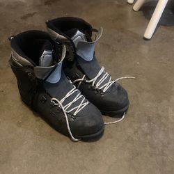 Scarpa Inverno Mountaineering Plastic Boots (size 9)