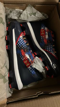 Brand New Size 4y Baseball Cleats 