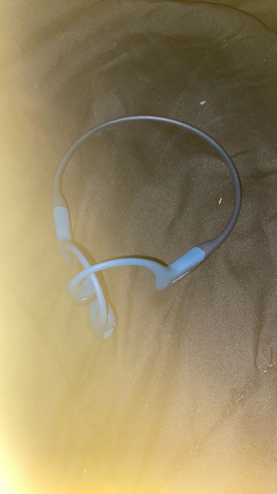 SHOKZ V1 bone Conduction Headphones 50$ (no Charger Included)