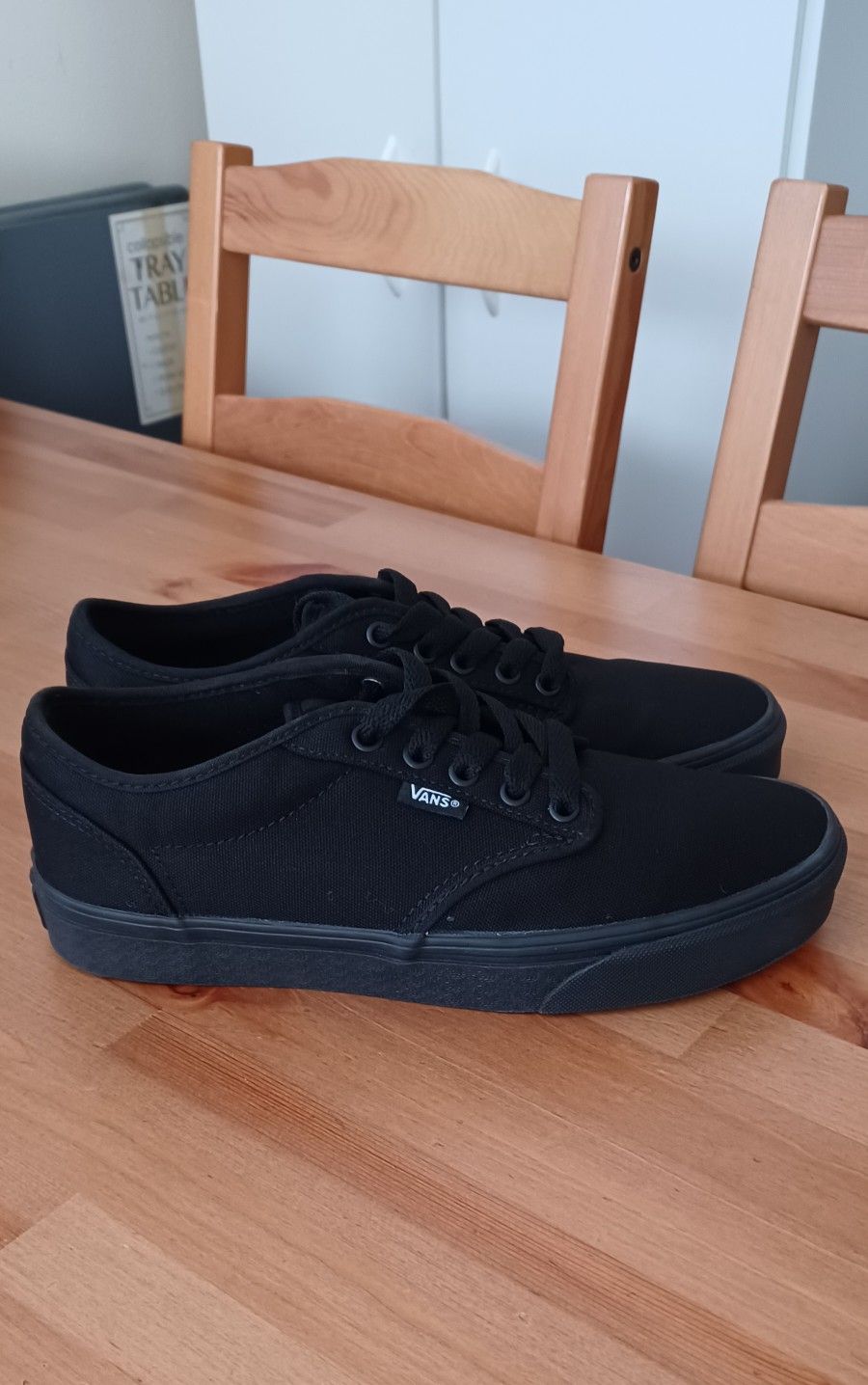 New Van's Men's Size 7.5 Or Women's Size 9