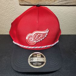*NEW* NHL Detroit Red Wings New Era 39Thirty M-Crown Hat Cap Size Large/XL