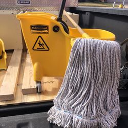Mop Bucket/Mop