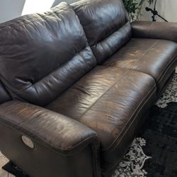 Leather Sofas Ashleys