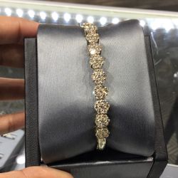 10k Gold With Diamond Cute Ladies Bracelet 