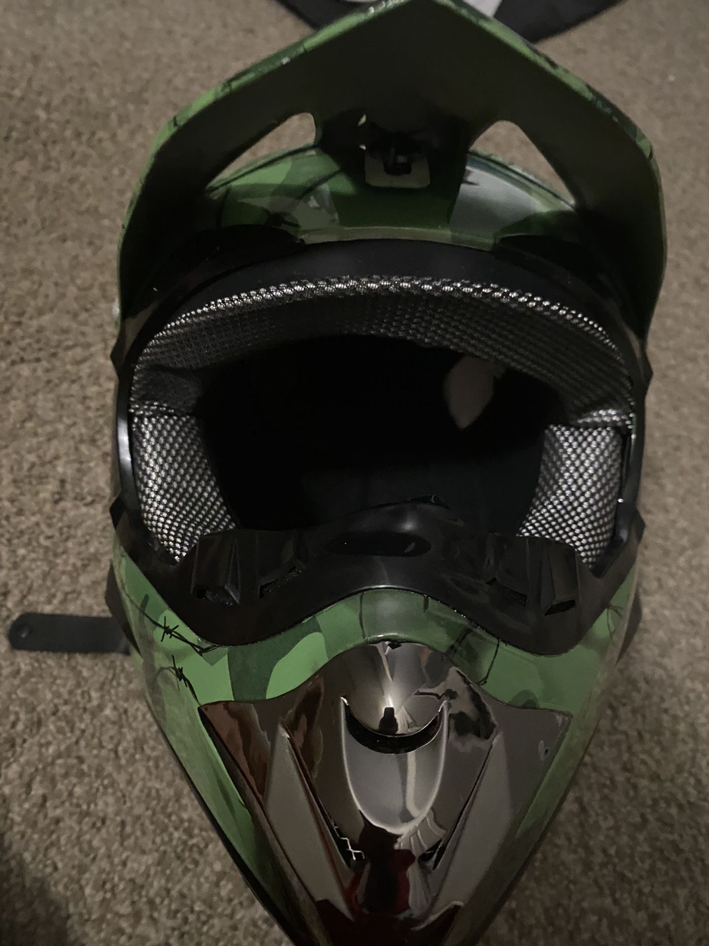 Motorcycle helmet