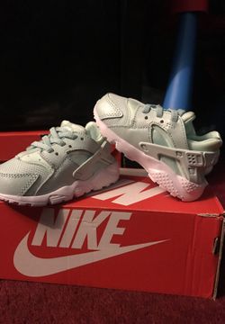 Nike huarache 6 toddlers