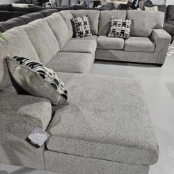 AP- Oversized U Shape Sectional Couch With Chaise// Financing & Delivery Available 