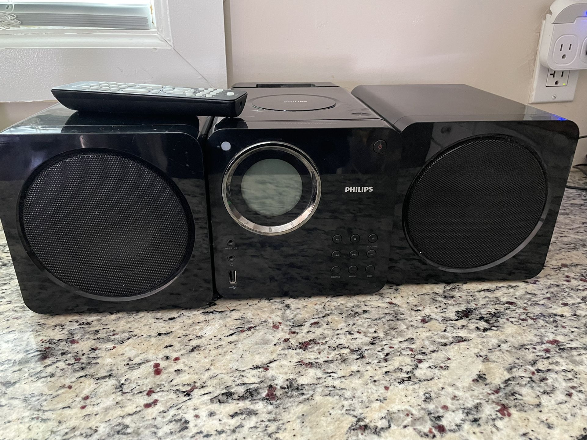 Philips Docking Entertainment System MP3/USB/CD/Ipod Stereo - Philips DCM109